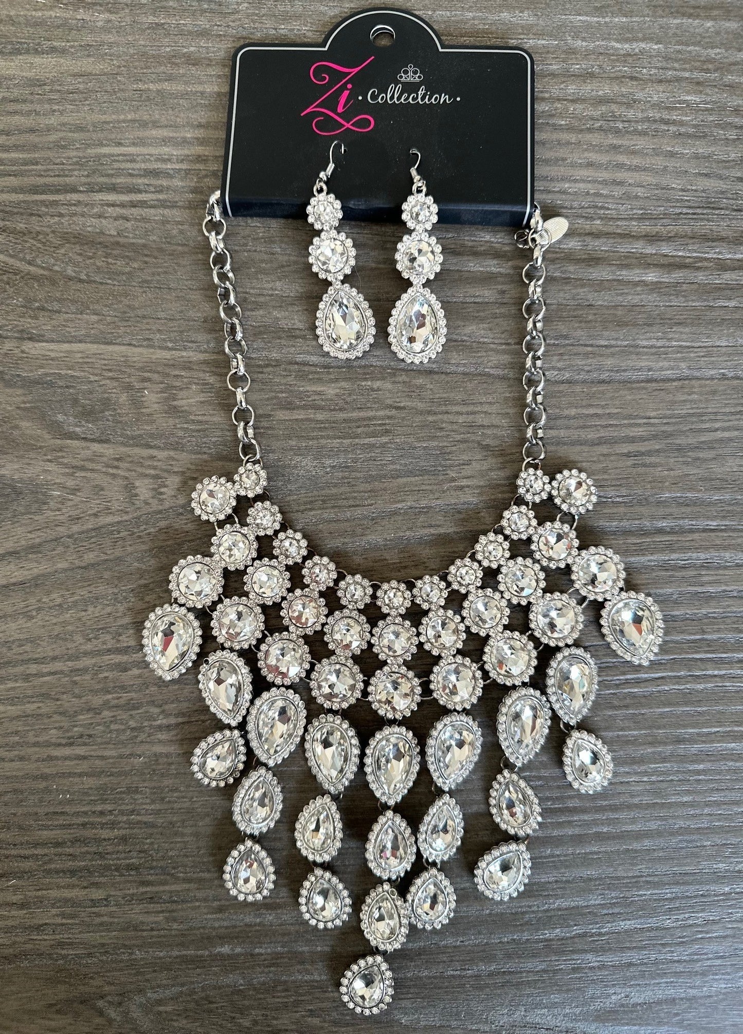 ZI Necklace - Mesmerize 2019